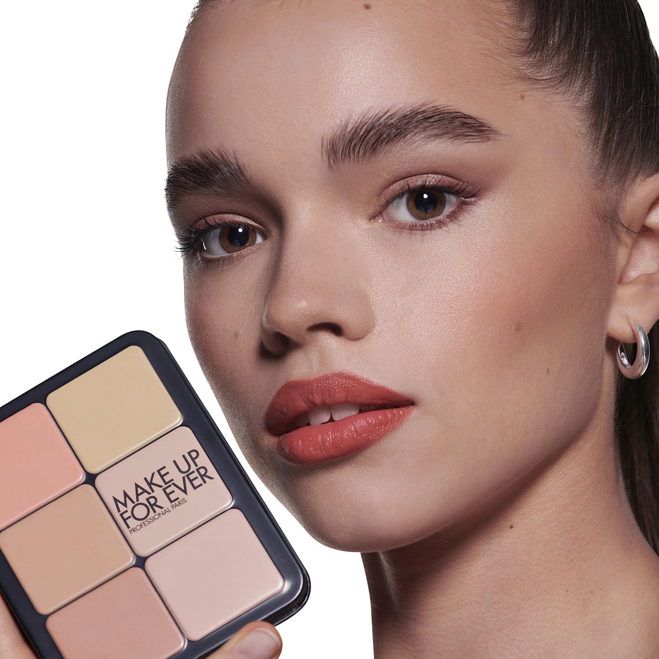 【MAKE UP FOR EVER】ファンデーション、コンシーラーからチーク、ハイライト、コントアリングまで、自由自在な表現を叶えるプロ発想のスペシャルパレットがついに全国発売！のサブ画像4