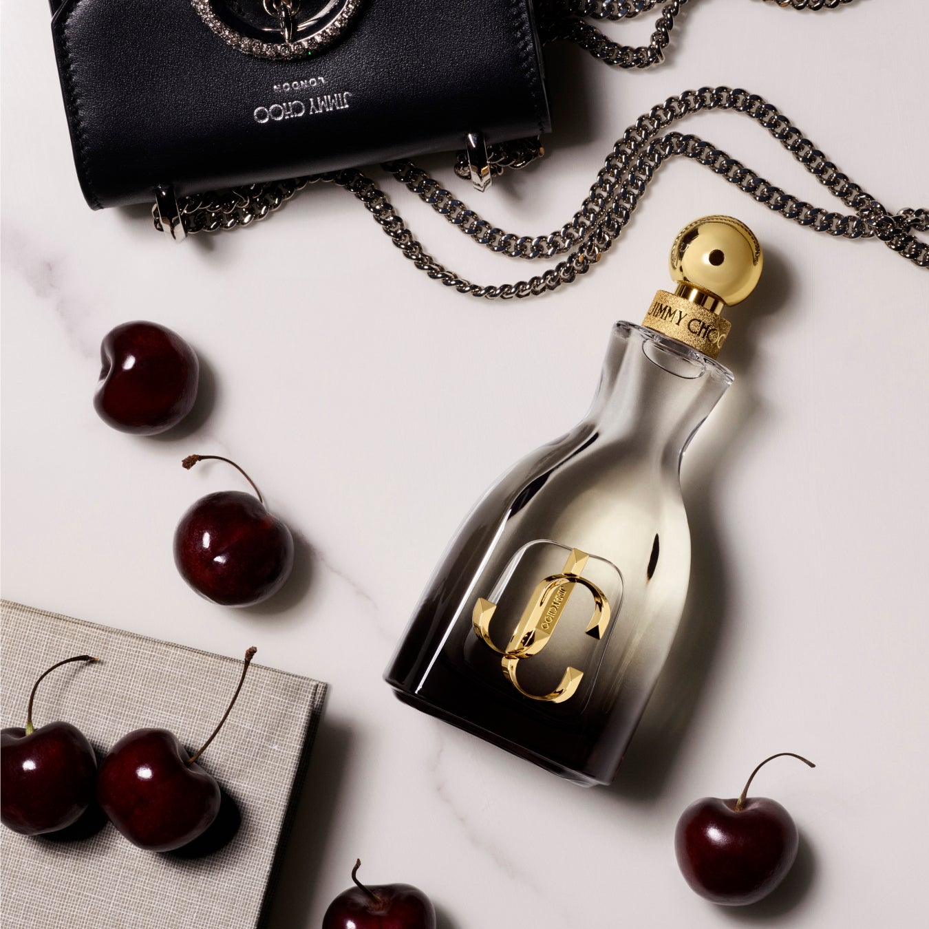 2022年11月16日(水)、ジミー チュウから、スタイリッシュで遊び心にあふれた新フレグランス「ジミー チュウ アイ・ウォント・チュウ フォーエバー オードパルファム」が誕生！のサブ画像3