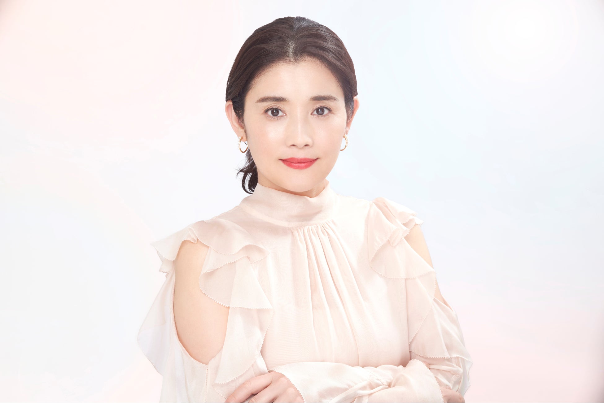 MUNOAGEブランドアンバサダー 石田 ひかりさんと東京ミッドタウン皮膚科形成外科Noage(ノアージュ)院長 上島 朋子医師のスペシャルトークセッション動画を公開!のサブ画像5_ミューノアージュブランドアンバサダー　石田 ひかりさん