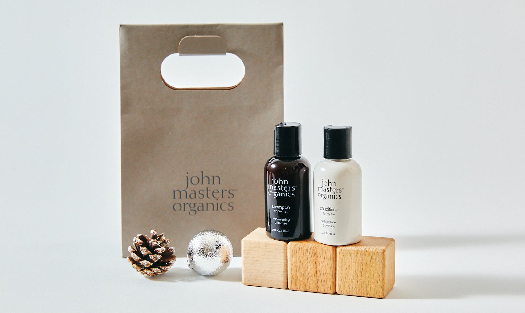 Xmasコフレのような12月に。本×出会いのChapters書店、選書テーマ「ありがとう」にちなんだ4作品とリップのギフトを添え、1年分のありがとうを。のサブ画像5