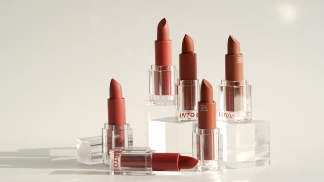 中国コスメ「INTO U」から初のスティックタイプのマットリップが11月28日より新発売！のメイン画像
