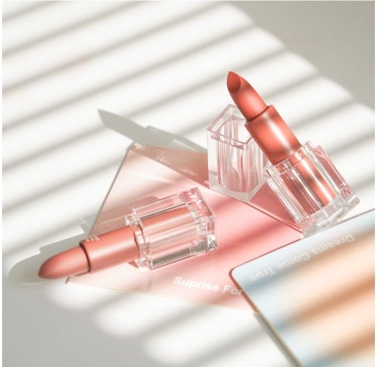 中国コスメ「INTO U」から初のスティックタイプのマットリップが11月28日より新発売！のサブ画像2