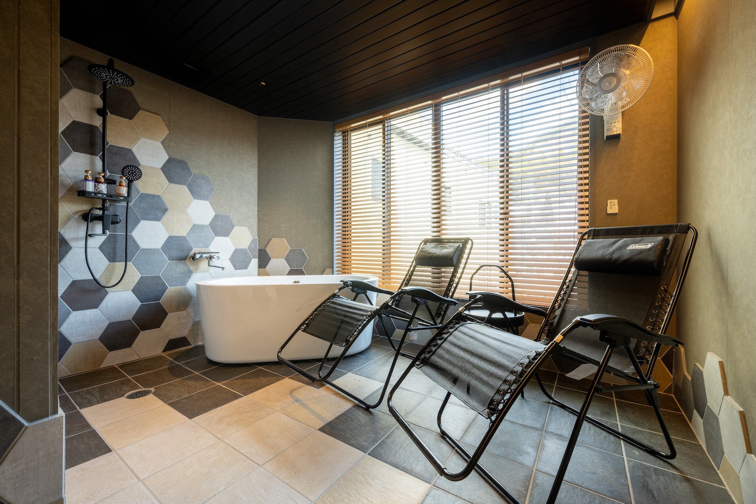 ECサイト「水曜日の小野川温泉」開設を記念し、29日よりサウナハットプレゼントキャンペーン。のサブ画像6_ととのいスペース