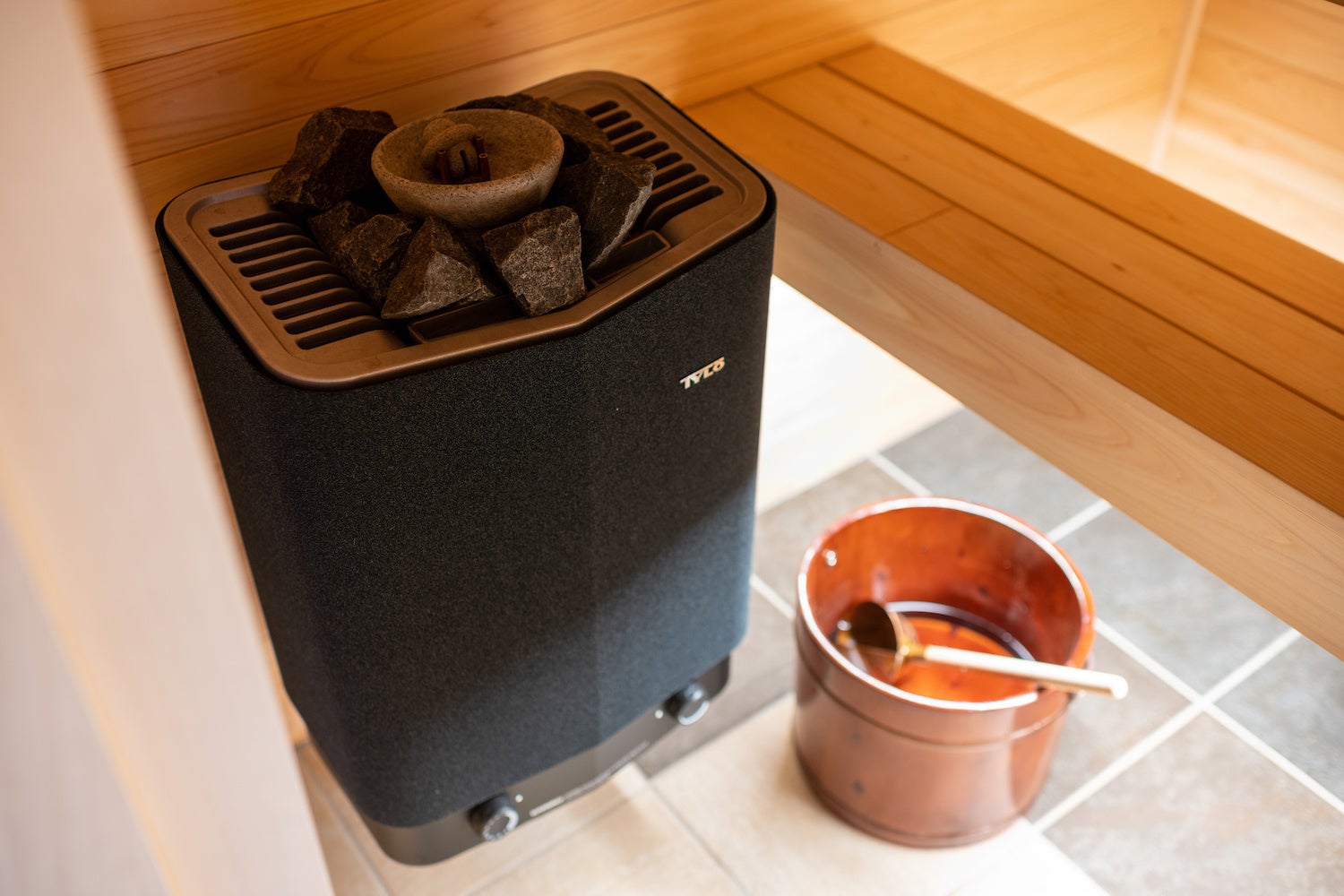 ECサイト「水曜日の小野川温泉」開設を記念し、29日よりサウナハットプレゼントキャンペーン。のサブ画像7_サウナストーブ