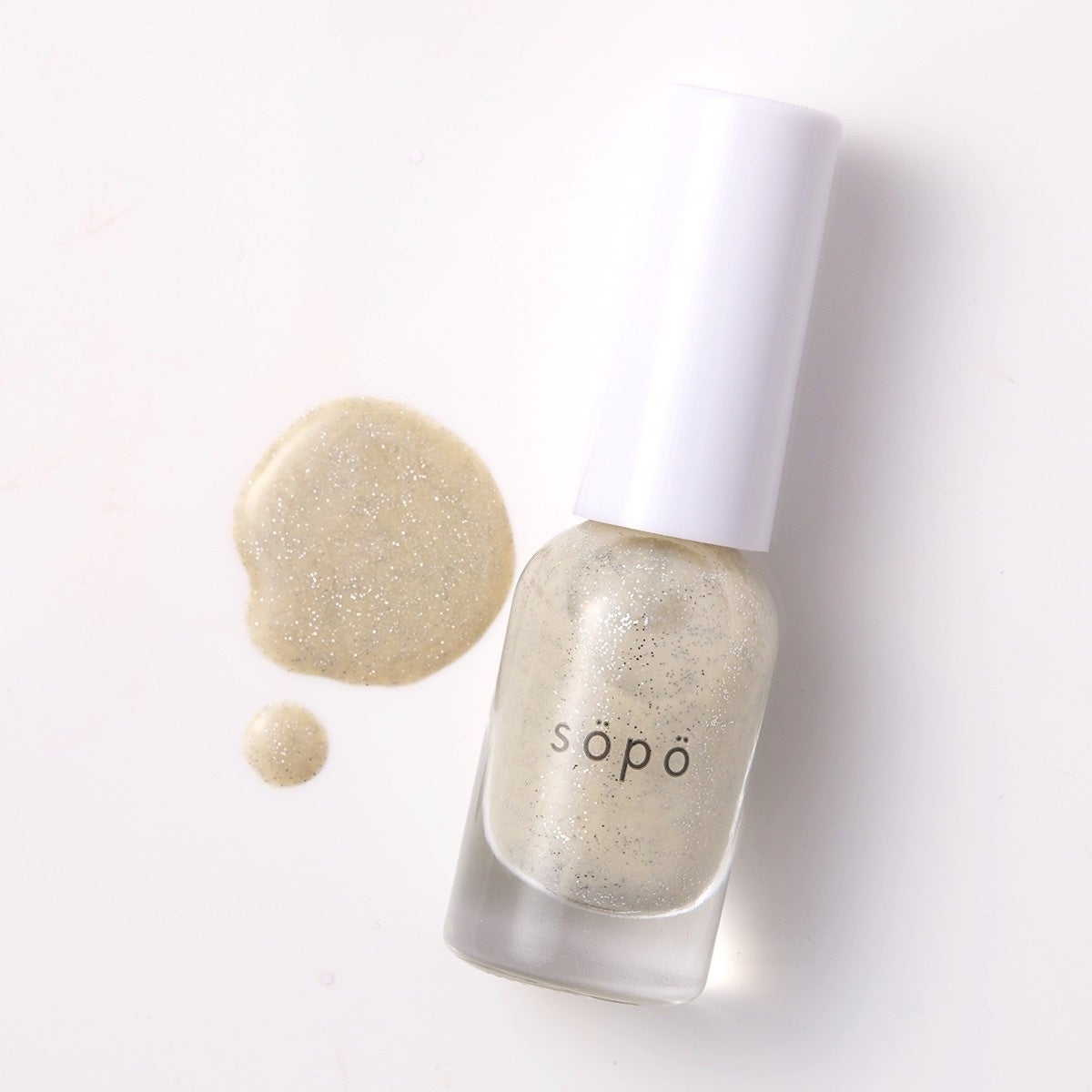 「sopo（ソポ）」初のホリデー限定ネイルが登場♡イルミネーションにぴったりなグリッターネイルを12月13日(火)よりファミリーマートにて発売開始のサブ画像2