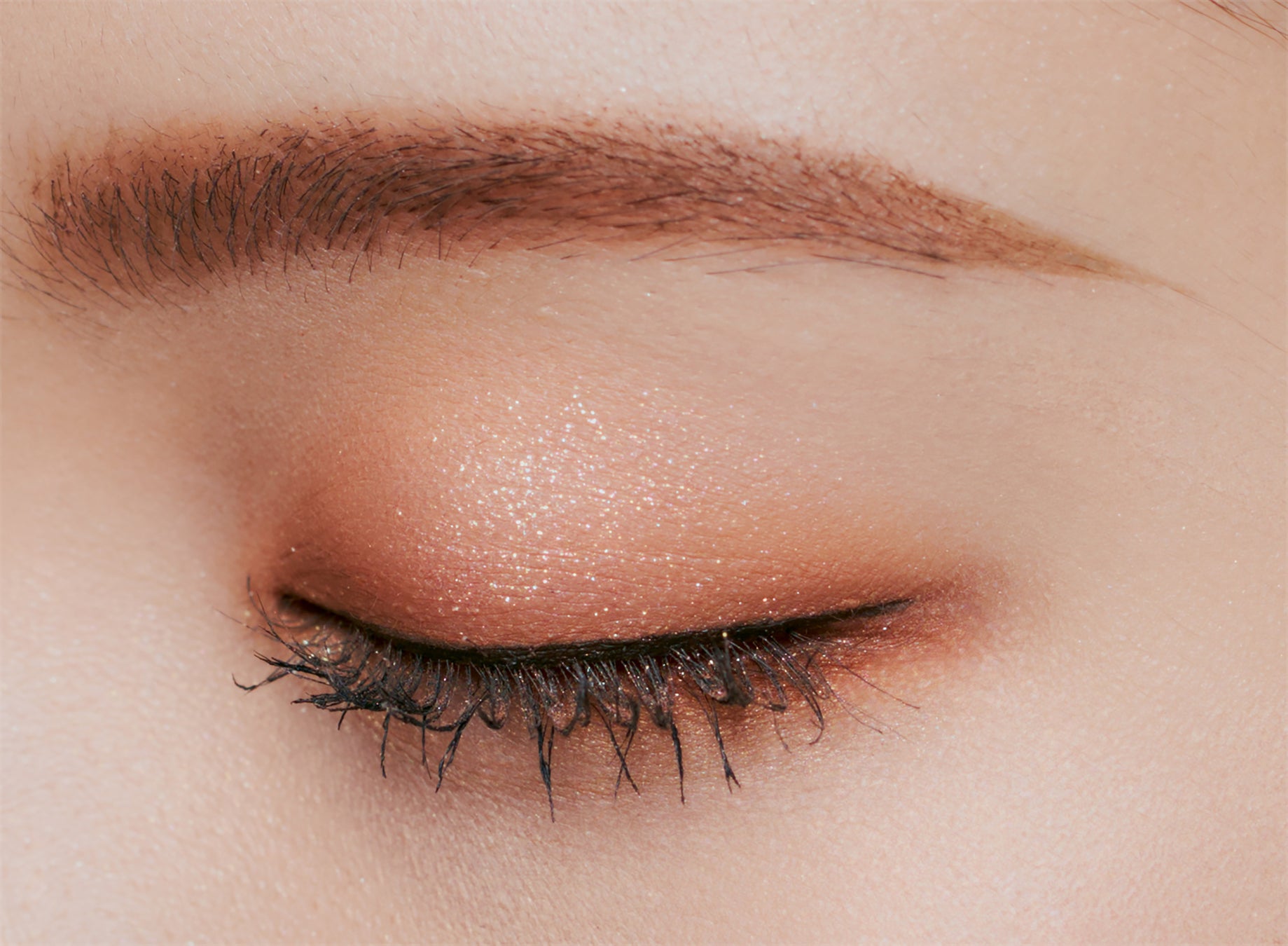 CipiCipi＜シピシピ＞より手のひらサイズの6色アイシャドウパレット新登場！質感の異なるカラーを使い分けて目元でムードを演出する「ムードカラーアイズ」のサブ画像6