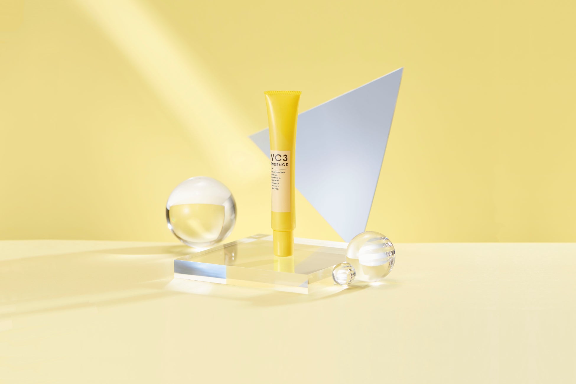 毛穴に狙い撃ち！３段階アプローチＶＣ配合の濃密ジェル美容液が新登場！「毛穴フォーカスＶＣ ＶＣ３エッセンス」のサブ画像1