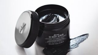 新発売！！ダヴィネスから「オイ ボディ スクラブ」が登場！のメイン画像