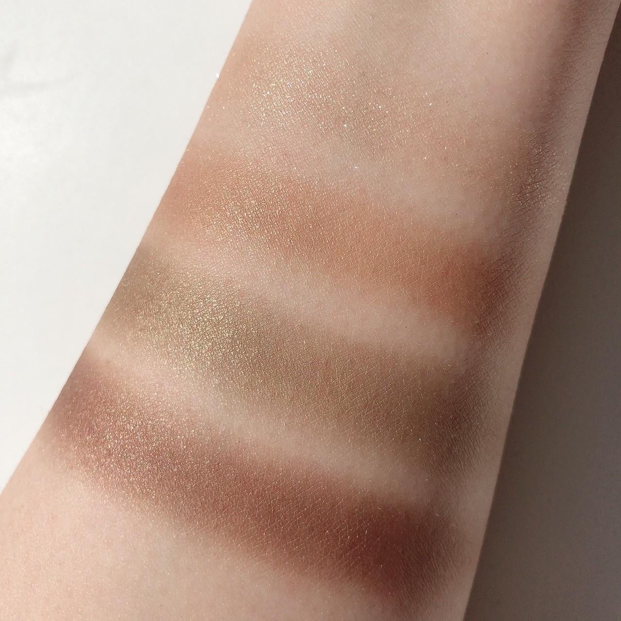 かじえりプロデュースブランド「Enamor」から