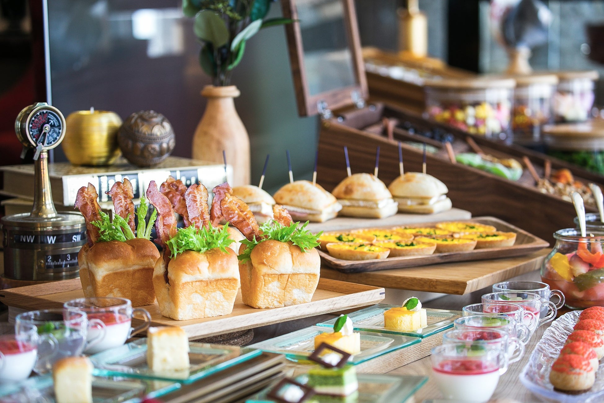 【神戸メリケンパークオリエンタルホテル】心身を癒す至福のインルームトリートメント付「リトリートステイKOBE春夏」「エグゼクティブルーム」宿泊者限定プランとして1日2室限定で販売開始のサブ画像7_アフタヌーンティーイメージ