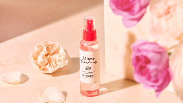 ヘアにもボディにも使える「ダイアンボヌール」ドライシャンプーから新フレグランス「スノーローズの香り」が登場のメイン画像