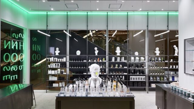 五感を刺激する新たな読書体験を。「本のガチャ × 香水ガチャ®️」が3/1販売開始！書店員の選書に、ニッチフレグランス専門店「NOSE SHOP」の香水を添えたコラボ企画が実現のメイン画像