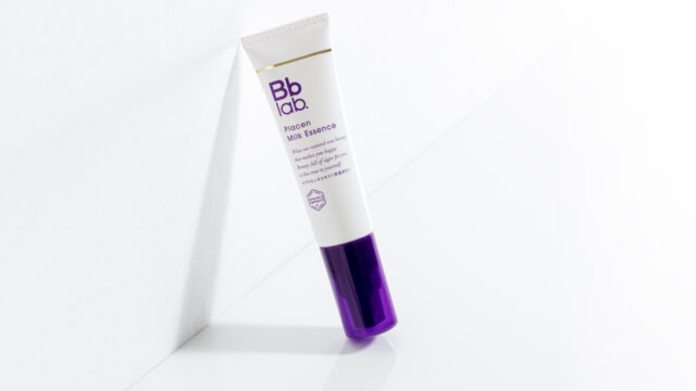 ＜Bb lab.（ビービーラボ）＞みずみずしい感触で、心地よく肌に馴染む敏感肌を考えた美容乳液。外的ダメージから肌を守る「プラセンミルクエッセンス」２月７日（火）新発売。のメイン画像