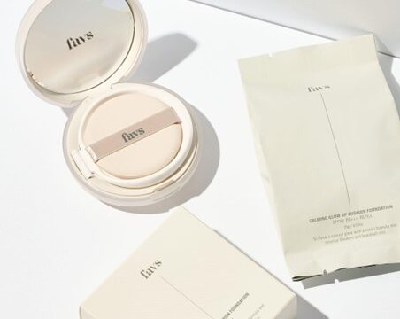 山中美智子による美しく時を重ねるスキンケアブランド〈favs〉から、素肌のような仕上がりと端正なツヤを叶えるクッションファンデーションのリフィルを発売いたします。のメイン画像