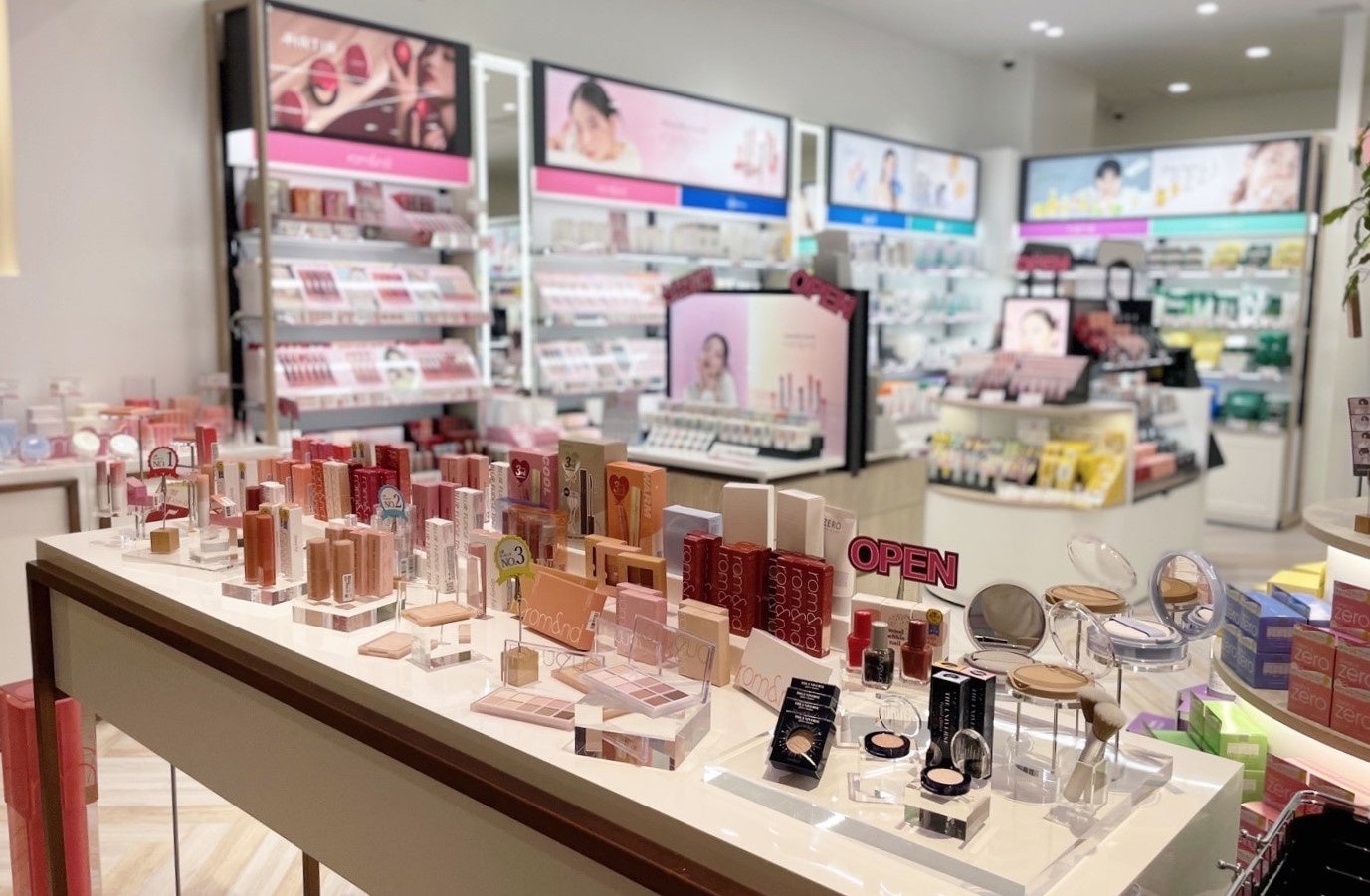 梅田エリア最多級の品揃えブランドも！韓国コスメ専門店「COSME Re:MAKE ルクア大阪店」オープン2023年2月22日(水) ルクア8F　オープン記念キャンペーン開催中のサブ画像2