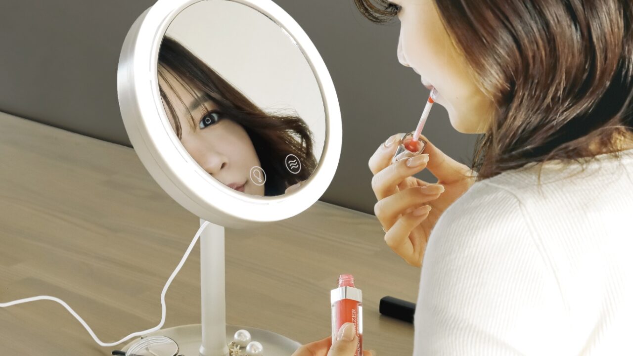 【新商品】鏡よ鏡、世界で一番メイク上手なのは誰？のメイン画像