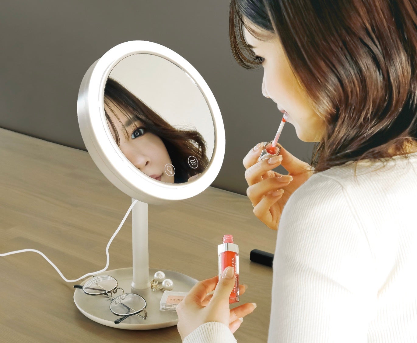 【新商品】鏡よ鏡、世界で一番メイク上手なのは誰？のサブ画像1