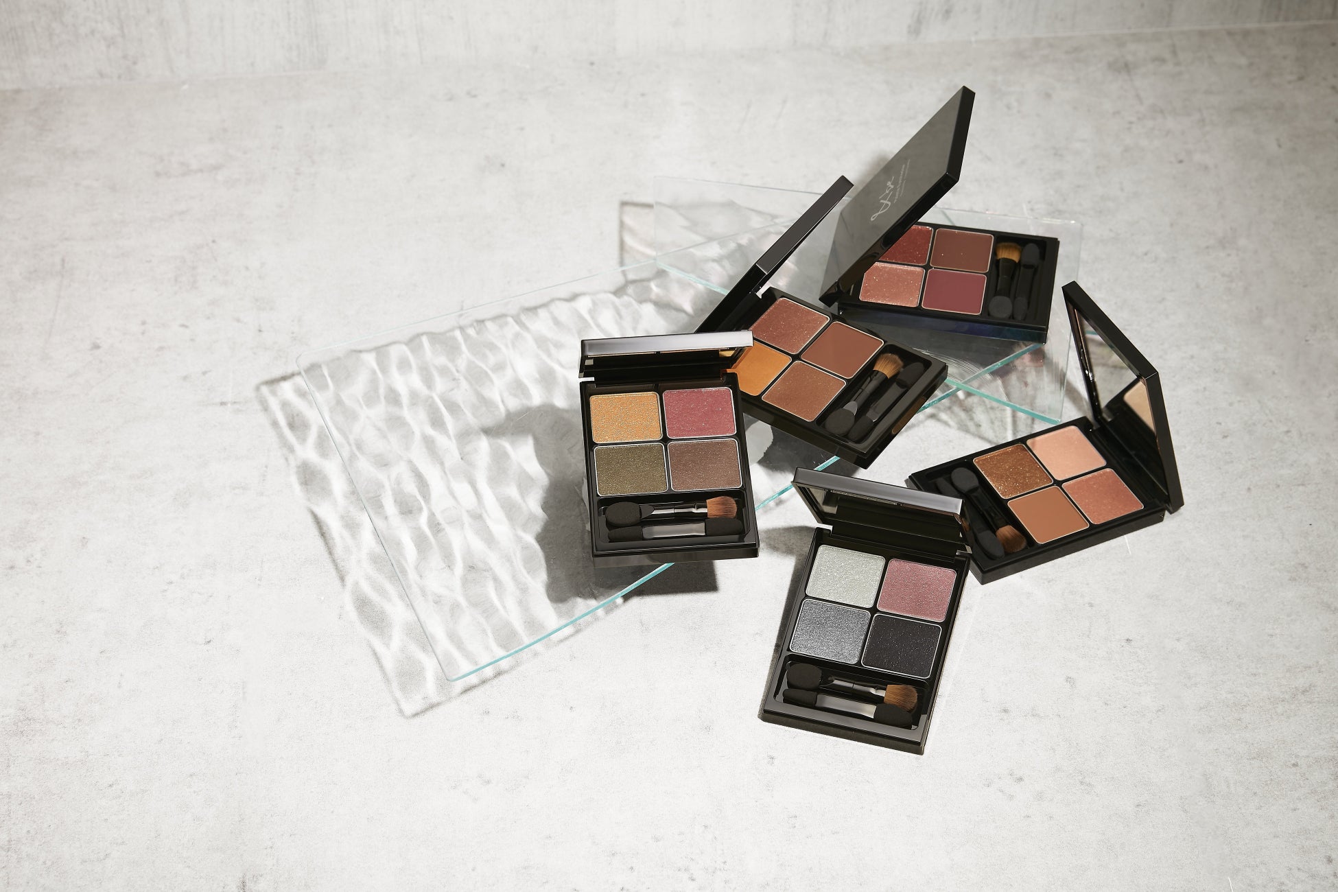 &be（アンドビー）不動の人気を誇る3製品にこだわりの新色が登場。2023年春はこのカラーで決まり！新色パレットアイシャドウ・リキッドルージュ・ペンシルアイライナーが3月9日（木）発売開始のサブ画像6