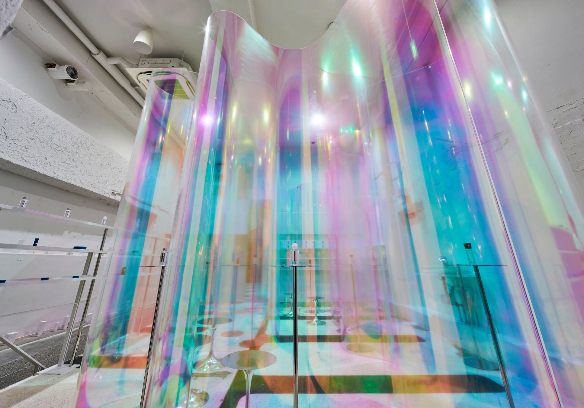 YUBUNE(ユブネ)より、明治時代の「文明開化」をイメージした香水が3月15日(水)に新発売。完熟林檎の上品な甘さと、ブランデーの深みある香り。のサブ画像4