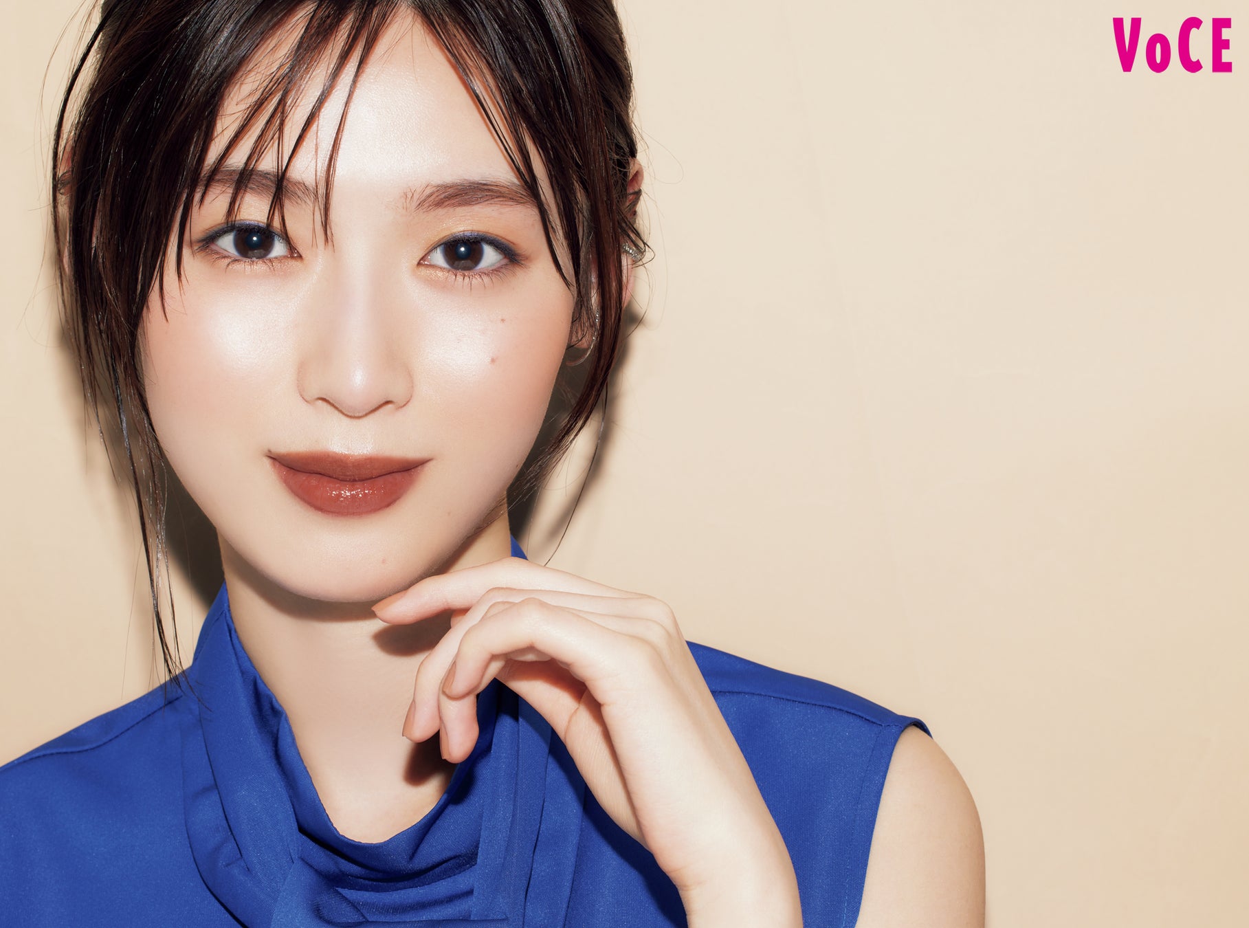 綾瀬はるかが花のようなナチュラルな美しさで表紙に登場！　VOCE6月号＜通常版＞4月21日発売のサブ画像2