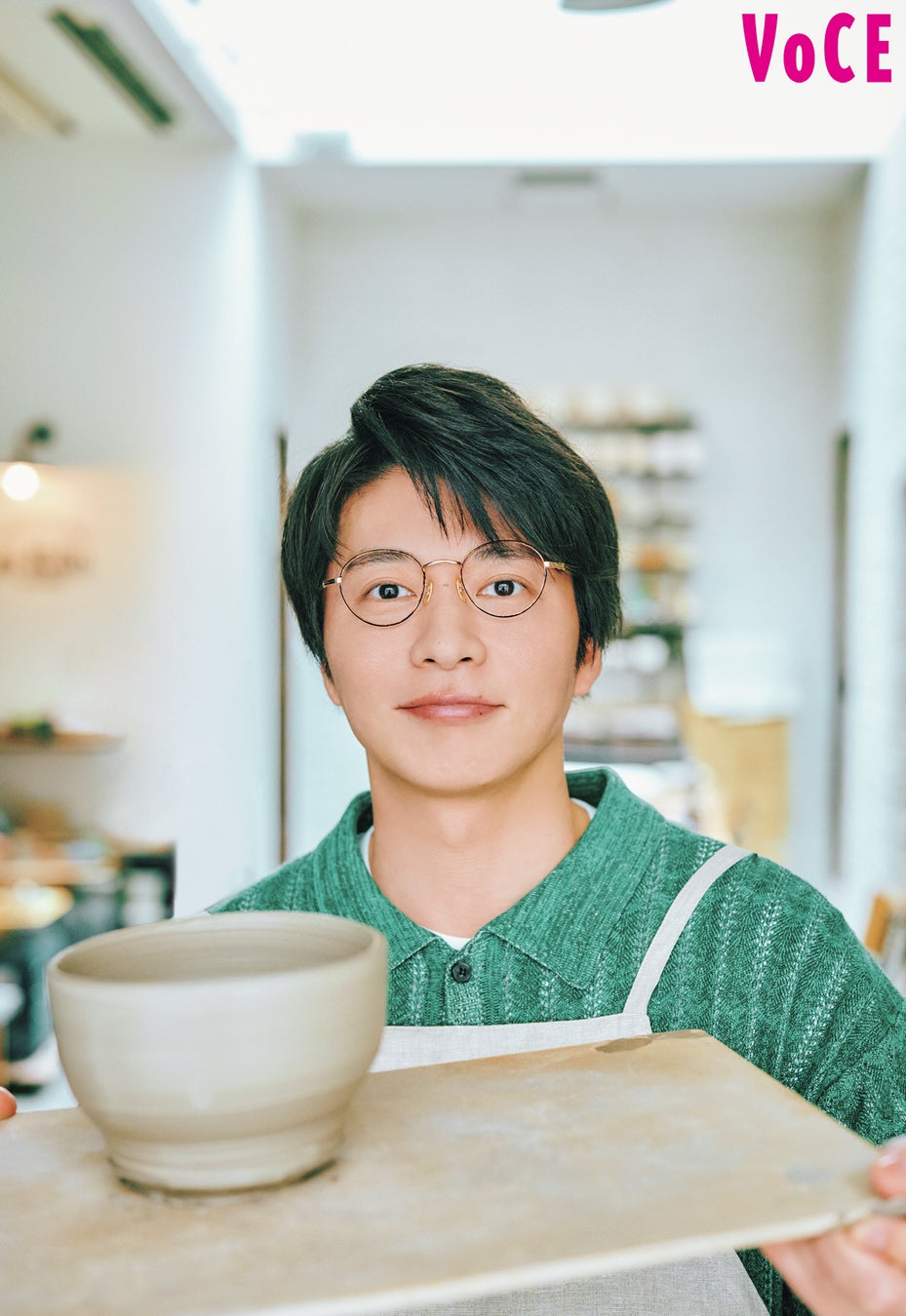 綾瀬はるかが花のようなナチュラルな美しさで表紙に登場！　VOCE6月号＜通常版＞4月21日発売のサブ画像3