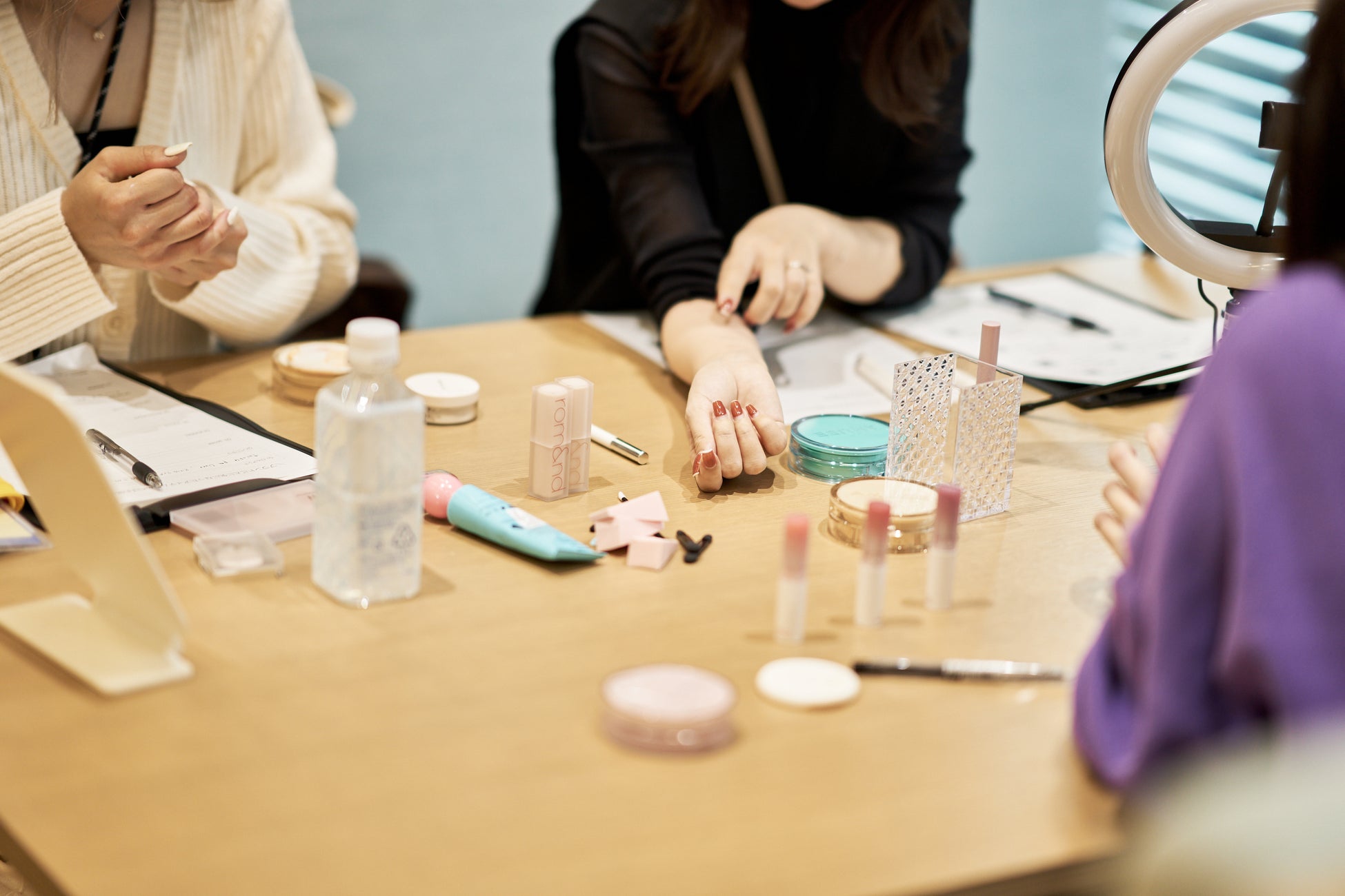 最大30ブランドを試して取材できる「合同タッチアップ会」始動　第一弾は7/24(月)、コスメブランドが集結して開催のサブ画像2