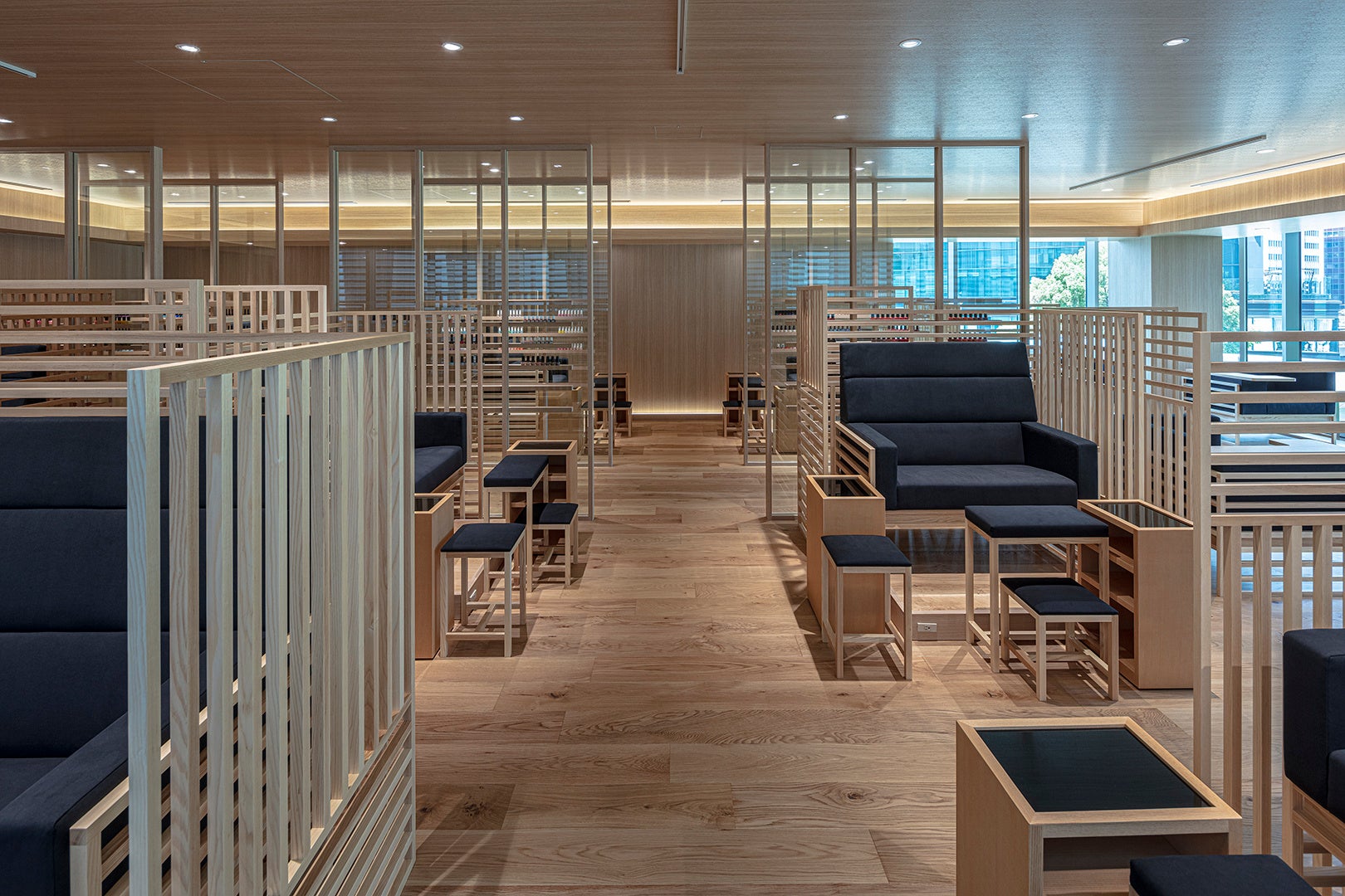 マニキュアリストが出会った保湿ミスト化粧水「マジックウォーター50mL」。旅先や外出など携帯に便利なコンパクトサイズが新発売。のサブ画像5