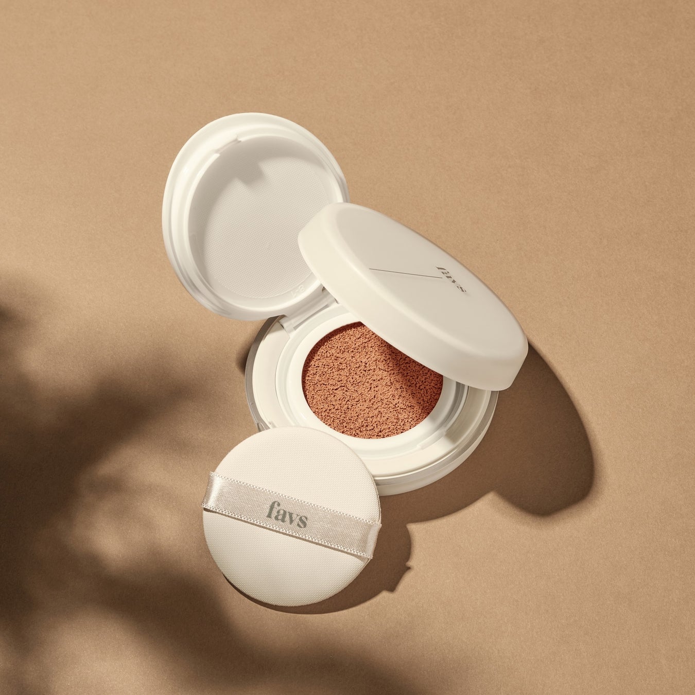 リピーター続出！♦ベスコス第１位獲得♦のクッションファンデーションから限定色となる、ダークカラーが新登場！のサブ画像1