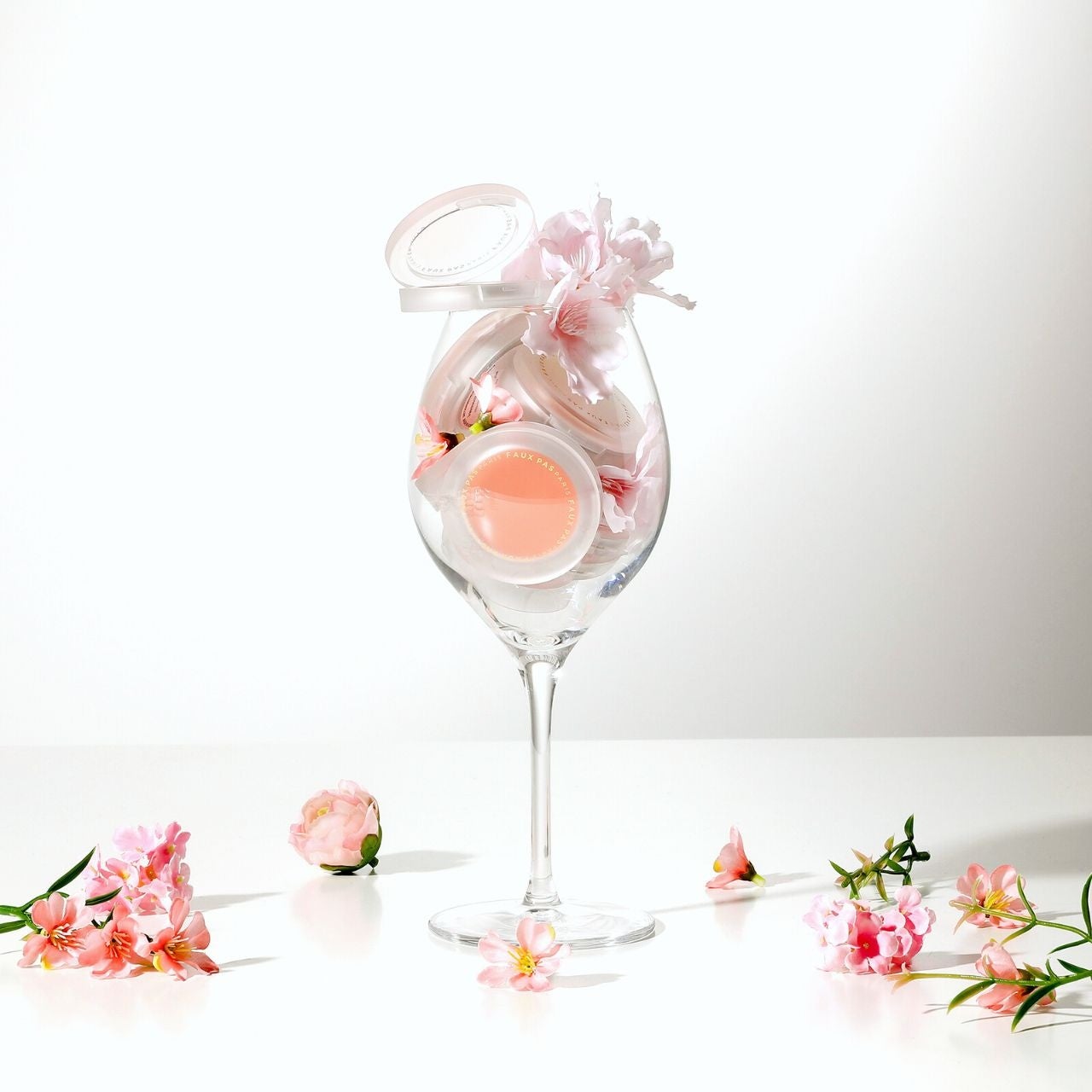 FAUXPASPARISがフレンチテイストの新作コスメを発売！デイリーメイクにぴったりのアイシャドーパレットと透明感あふれるワインチークが登場のサブ画像4