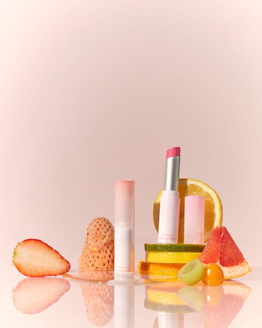 【rom&nd】日韓で大ヒット中 #水膜リップバーム から早くも新色登場！　より明るくクリアな2色　初夏に映えるフレッシュなつやもちリップはいかが？のサブ画像2