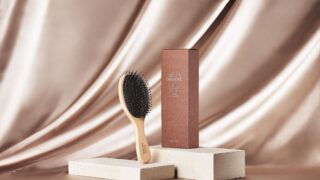 とかすだけで「艶シルク髪」。瞬時にほどける、ヘアブラシが新登場。のメイン画像