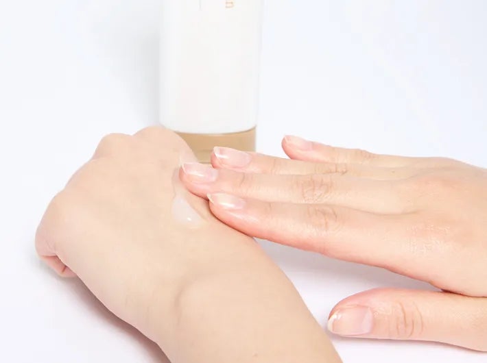 ヴィーコスメ 〈ヴィー薬用シャイニングスキンオールインワン〉　2023年6月6日(火) 新発売。たっぷり16種類の保湿成分が年齢を重ねた肌に潤いを与え、肌力(※1)を整えていくオールインワンジェル。のサブ画像5