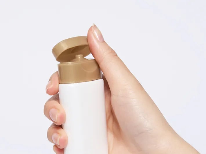 ヴィーコスメ 〈ヴィー薬用シャイニングスキンオールインワン〉　2023年6月6日(火) 新発売。たっぷり16種類の保湿成分が年齢を重ねた肌に潤いを与え、肌力(※1)を整えていくオールインワンジェル。のサブ画像6