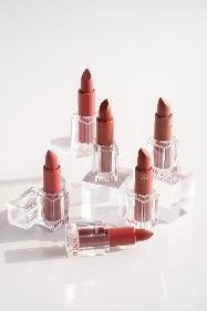 中国コスメ「INTO U」が新作リップや日本未展開コスメを先行体験できる期間限定ポップアップイベントを開催！のサブ画像8_INTO U フェザーマットリップ スティック