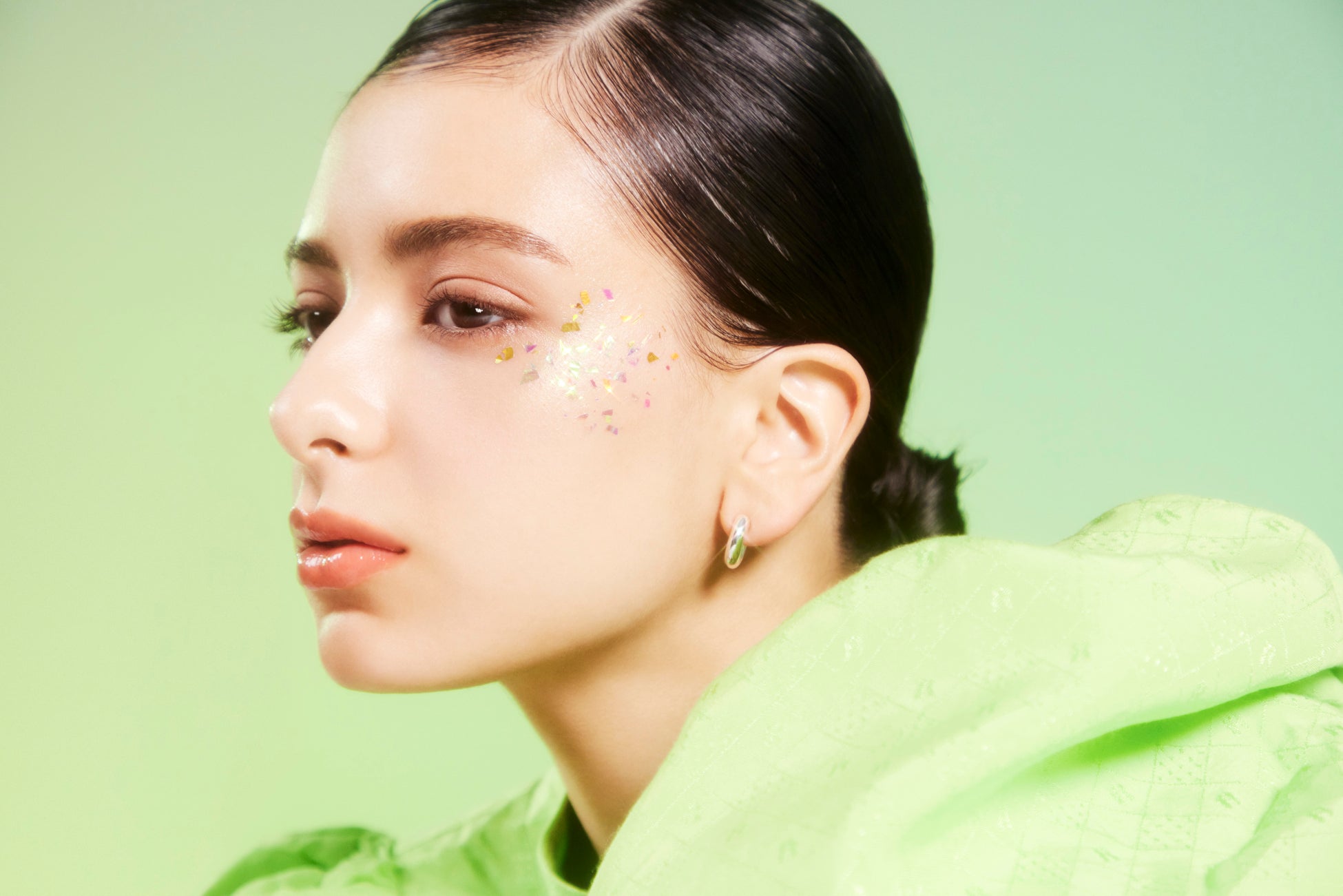 【7月18日】メイクアップブランド『エクセル』から、絶妙なブラウンベースの4色パレットアイシャドウ「スキニーリッチシャドウ」初の限定デザイン 発売のサブ画像4