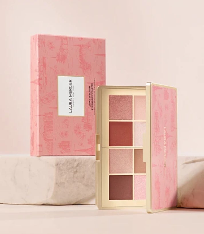 咲き誇る花々の彩りで艶やかな目もとに日本発アイカラーパレットのサブ画像1