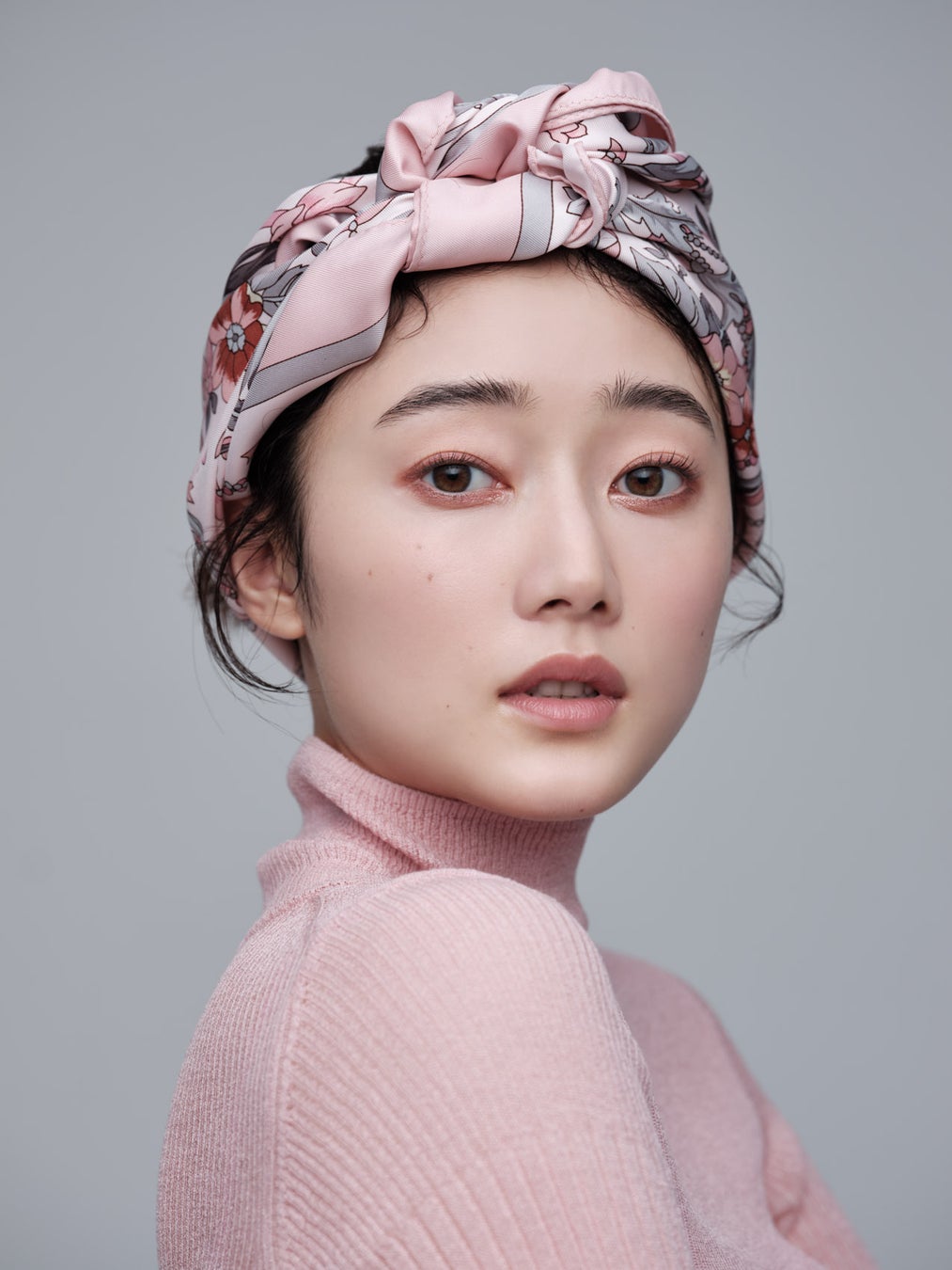 咲き誇る花々の彩りで艶やかな目もとに日本発アイカラーパレットのサブ画像3