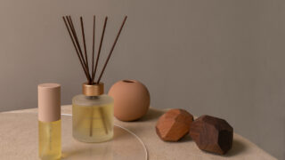 人気の『金木犀』シリーズがリニューアルして8月9日より限定発売！ノスタルジックな雰囲気の金木犀-キンモクセイ-の香りを堪能できる香水やインセンスなど、全12のラインナップ＜生活の木＞のメイン画像