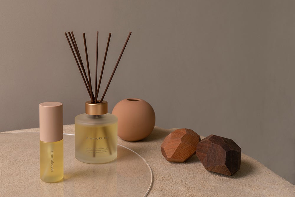 人気の『金木犀』シリーズがリニューアルして8月9日より限定発売！ノスタルジックな雰囲気の金木犀-キンモクセイ-の香りを堪能できる香水やインセンスなど、全12のラインナップ＜生活の木＞のサブ画像1