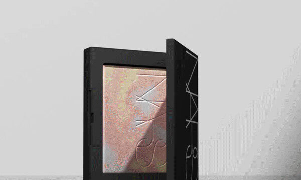 本日より予約開始！ NARS「ライトリフレクティング プリズマティックパウダー」のメイン画像