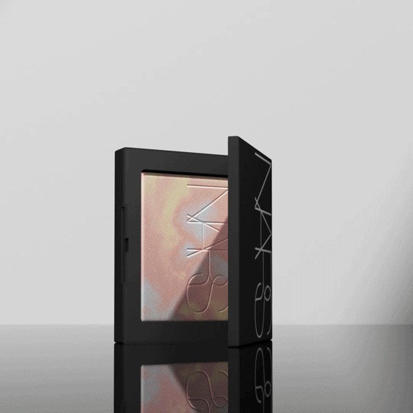 本日より予約開始！ NARS「ライトリフレクティング プリズマティックパウダー」のサブ画像1